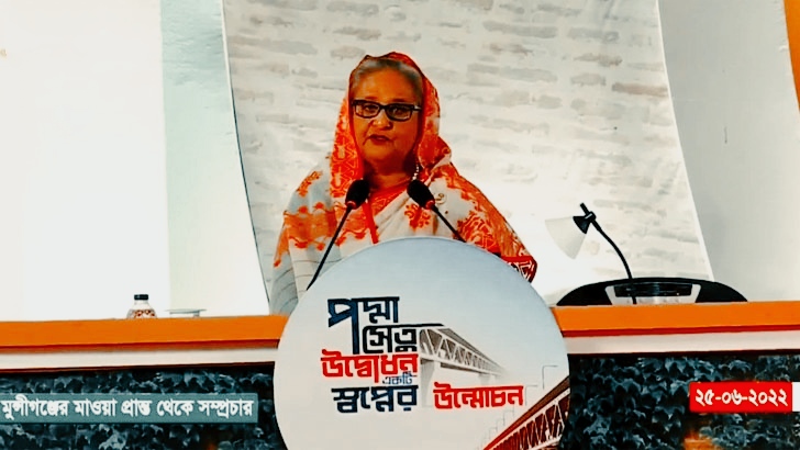 আবেগাপ্লুত হয়ে পড়লেন প্রধানমন্ত্রী