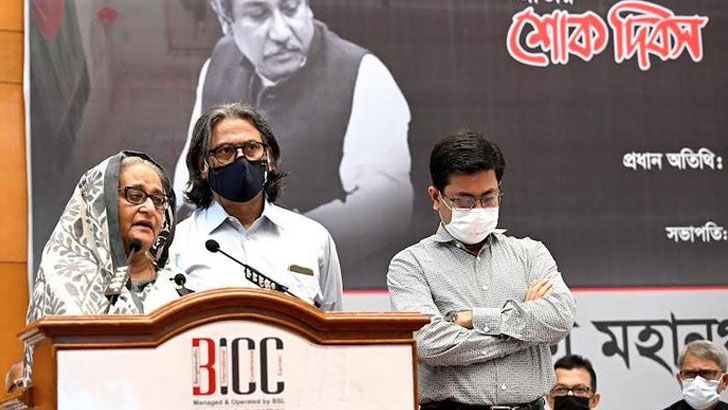পরশ-তাপসকে মঞ্চে ডেকে নিয়ে কাঁদলেন প্রধানমন্ত্রী