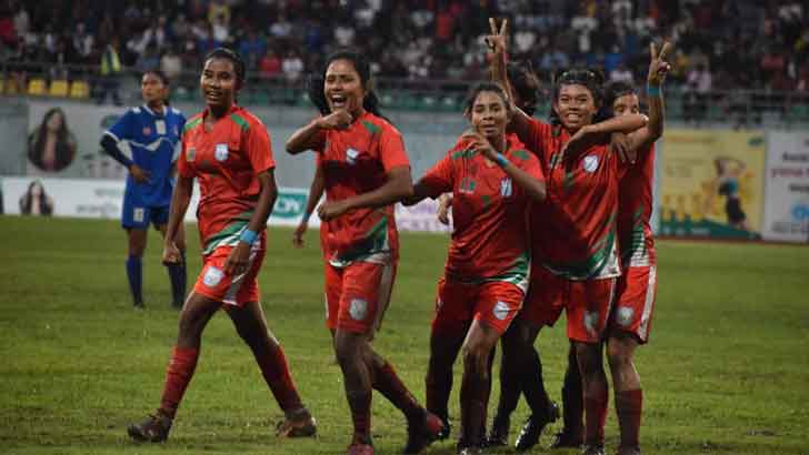 ‘আমরাই চ্যাম্পিয়ন, আমরাই সেরা’