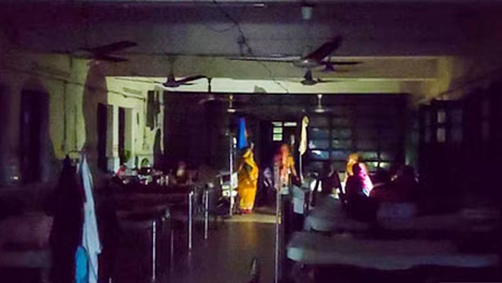 বিদ্যুৎ বিপর্যয়ে হাসপাতাল-বাসাবাড়িতে চরম ভোগান্তি