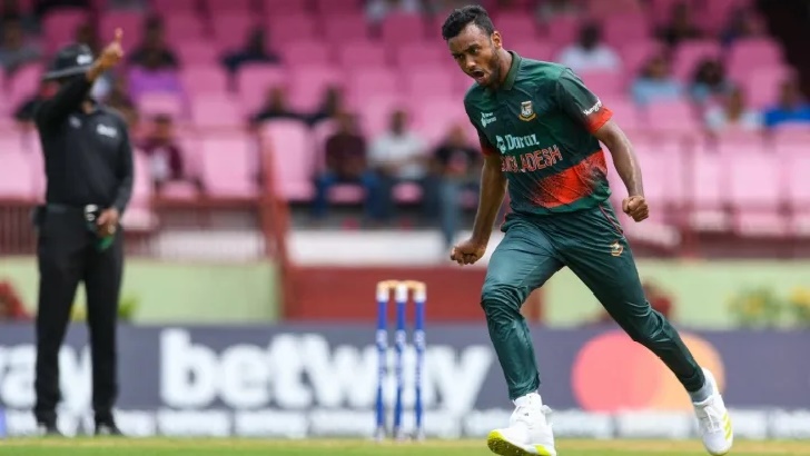 শুরুতে শরীফুলের আঘাত