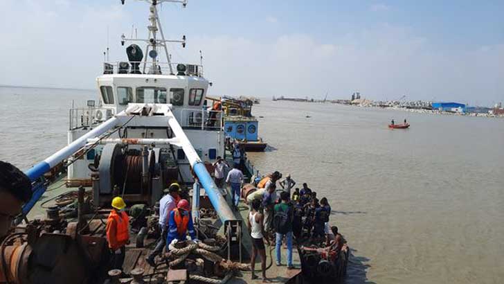 মিরসরাইয়ে সাগরে ড্রেজারডুবির ঘটনায় ৪ জনের লাশ উদ্ধার