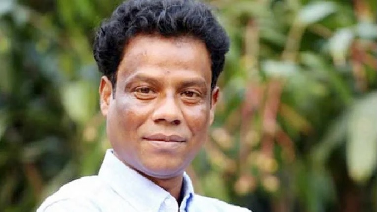 মায়ের কবরের পাশে শায়িত হবেন গায়ক আকবর
