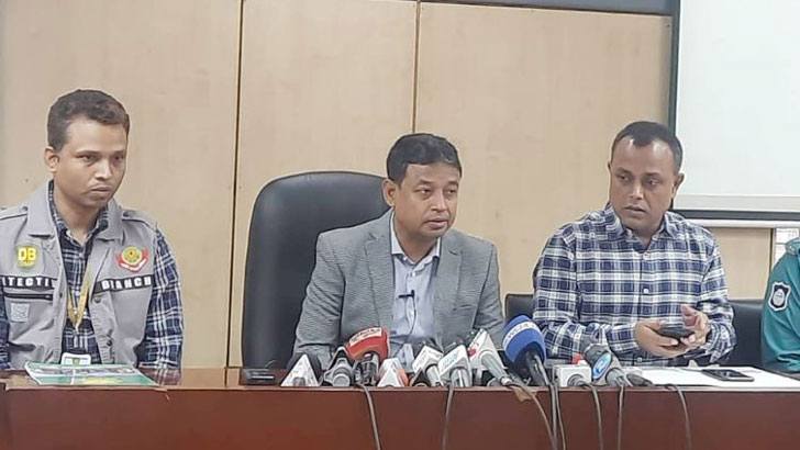 বিএনপির সমাবেশ থেকেই বিচারপতি মানিকের ওপর হামলা: ডিবি