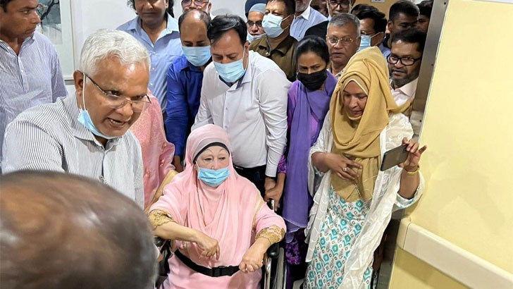 বাসায় ফিরলেন খালেদা জিয়া