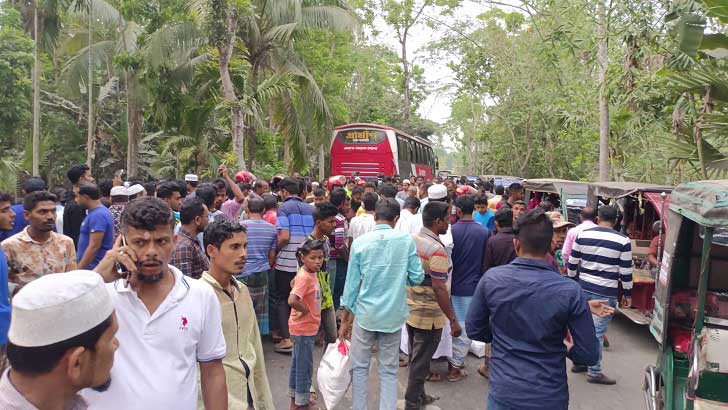 পিরোজপুরে বাসের ধাক্কায় ক্যাটারিং সার্ভিসের ৫ কর্মী নিহত
