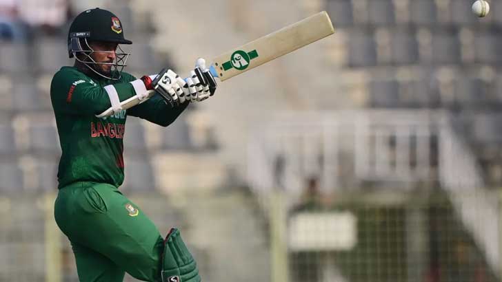 দুর্দান্ত ব্যাটিং করেও আক্ষেপ সাকিবের