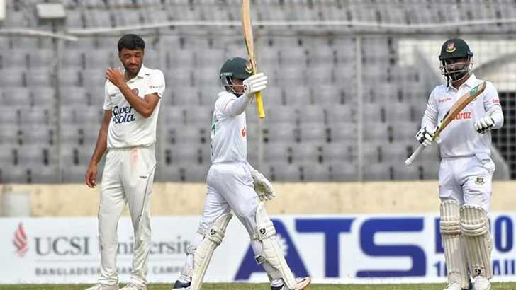 আফগানদের পাহাড়সম টার্গেট দিয়ে ইনিংস ঘোষণা