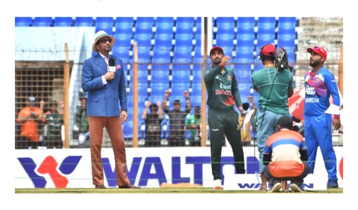 টসে জিতে বোলিংয়ে বাংলাদেশ