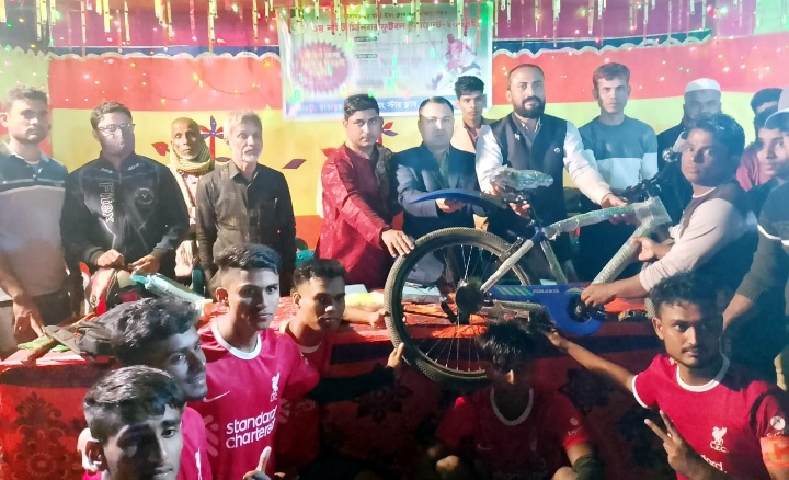 তরুণদের শারীরিক ও মানসিক বিকাশের জন্য খেলাধুলার বিকল্প নেই : রোটারিয়ান বুলবুল