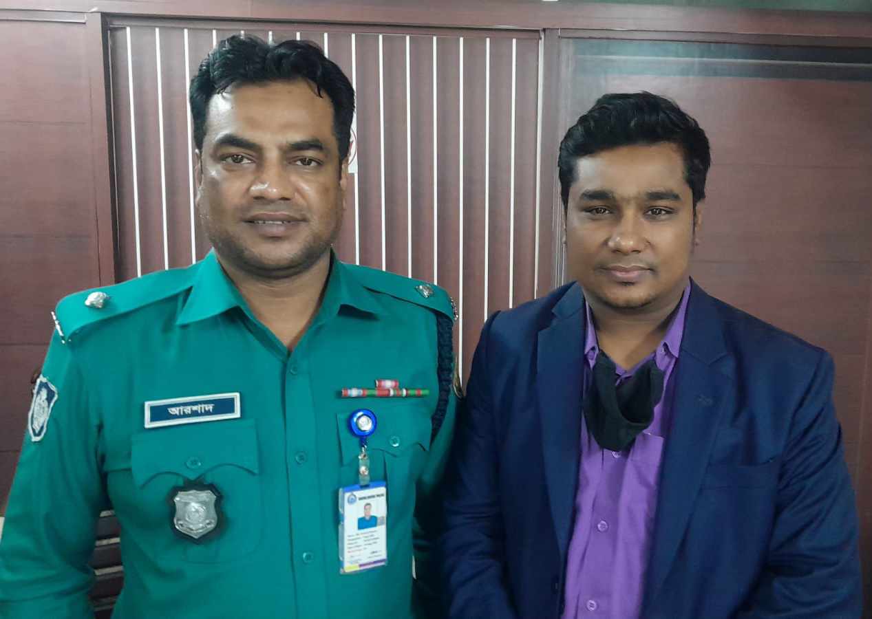 শাহবাগ থানার আরশাদ আকাশের সঙ্গে ঝিকুট ফাউন্ডেশনের সৌজন্য সাক্ষাৎ ও মতবিনিময়