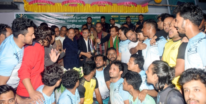 তরুণদের অবক্ষয় থেকে দুরে রাখতে খেলাধুলার বিকল্প নেই: খন্দকার মুক্তাদির