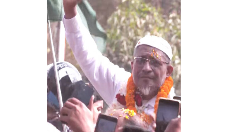 ১৭ বছর পর কারামুক্ত সাবেক স্বরাষ্ট্র প্রতিমন্ত্রী বিএনপি নেতা লুৎফুজ্জামান বাবর