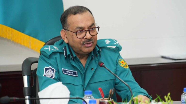 রাজধানী উত্তরানথানা থেকে পালানো ওসি শাহ আলম ‘সম্ভবত’ ভারত চলে গেছে: ডিএমপি কমিশনার