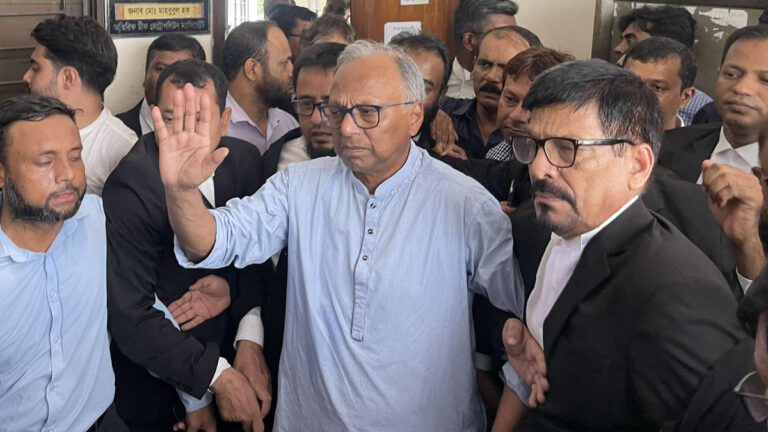 খালাস চেয়ে যুক্তিতর্ক উপস্থাপন শেষ, মাহমুদুরের রায় ১০ ফেব্রুয়ারি