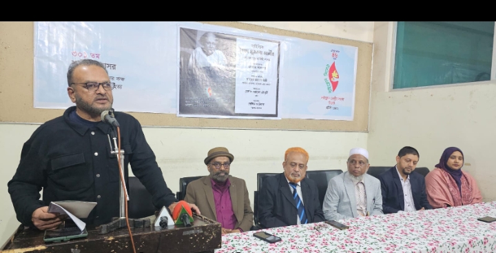 অননুকরণীয় রচনাশৈলী তাকে অনন্য সম্মানের অধিকারী করেছে
