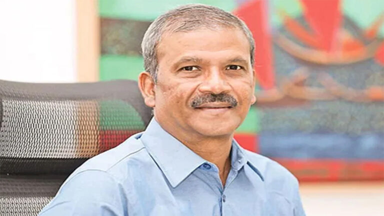 নতুন বাংলাদেশে কয়েকটি ধ্বংসপ্রাপ্ত প্রতিষ্ঠান নিয়ে কাজ করছে সরকার: আসিফ নজরুল