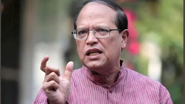 অর্থ আত্মসাতের অভিযোগে সাবেক গভর্নর আতিউরসহ ২৩ জনের বিরুদ্ধে মামলা দায়ের করেছে দুদক