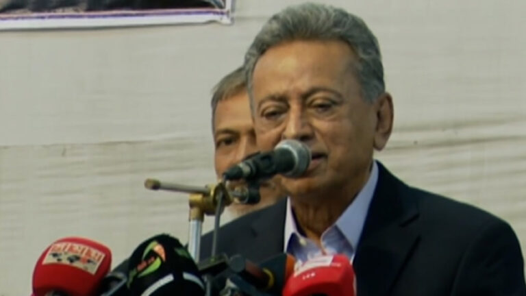 জাতি যখন সামনের দিকে এগিয়ে যেতে চায়-তখন এ ধরনের বক্তব্য দুঃখজনক : আমীর খসরু