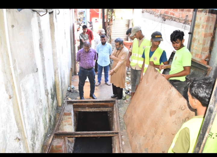 জিন্দাবাজারে ড্রেনের উপর ব্যবসা প্রতিষ্ঠান উচ্ছেদ করলো সিসিক