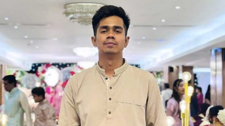 সাম্য হত্যার বিচারের দাবিতে ঢাবিতে বিক্ষোভ করছে ছাত্রদল নেতাকর্মীরা