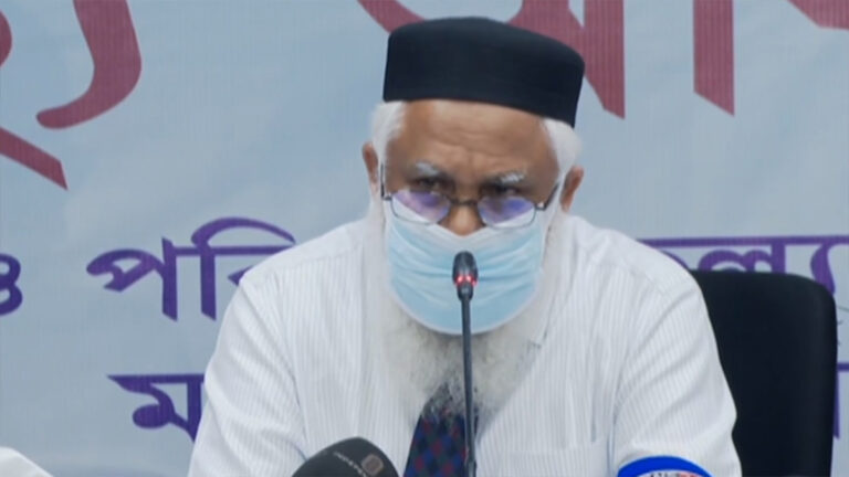 করোনা নিয়ে এখনই আতঙ্ক নয়-মানতে হবে বিধিনিষেধ: স্বাস্থ্যের ডিজি