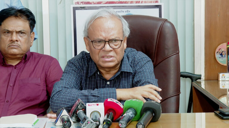 লন্ডনে ড. ইউনূস ও তারেক রহমানের বৈঠকের দিকে তাকিয়ে আছে: রিজভী
