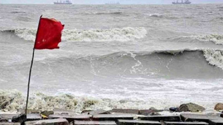 বাংলাদেশের সমুদ্রবন্দরে ৩, নদীবন্দরে ১ নম্বর সতর্ক সংকেত