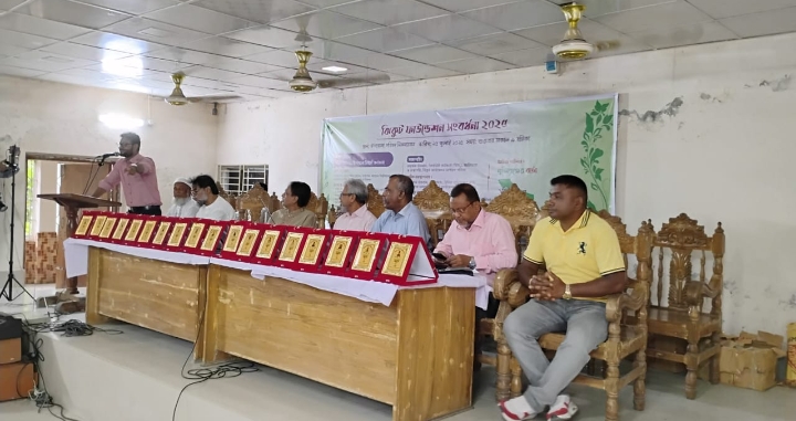 ঝিকুট ফাউন্ডেশনের সংবর্ধনা পেল ৩৮ মেধাবী শিক্ষার্থী
