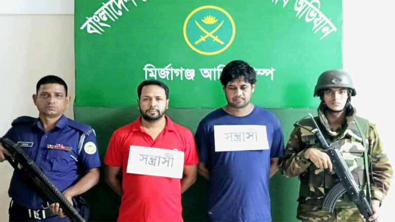 সাংবাদিকের ওপর হামলা, বিএনপি-যুবদলের ৩ নেতা‌ গ্রেফতার ক‌রে‌ছে যৌথ বা‌হিনী