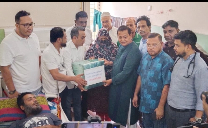 অসুস্থ যুবদল নেতার পাশে দাঁড়ালেন তারেক রহমান, চিকিৎসার পূর্ণ দায়িত্ব নিলেন
