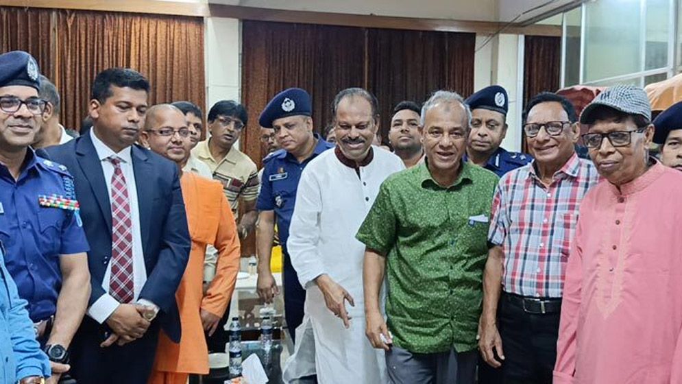 পূজার আয়োজন খুবই ভালো: স্বরাষ্ট্র উপদেষ্টা