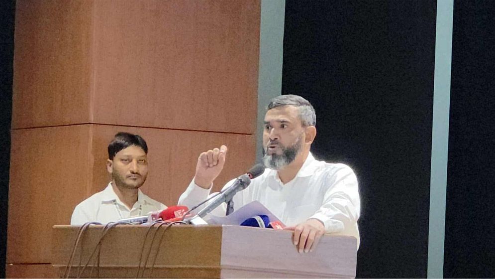 নির্বাচনে কেউ পক্ষপাতমূলক আচরণ করলে এর দায় কর্মকর্তাদের নিতে হবে : ইসি সানাউল্লাহ