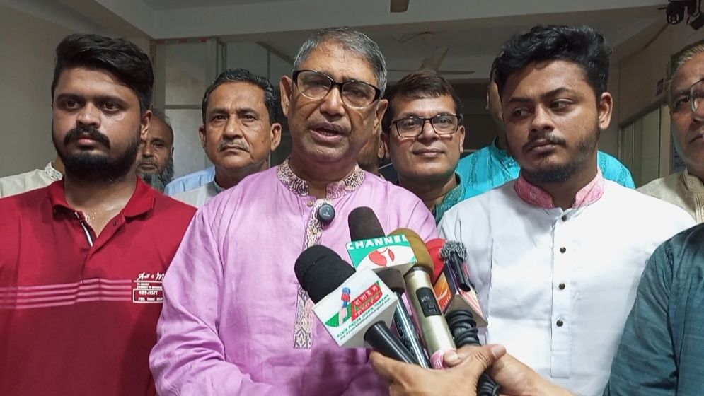 এই মুহূর্তে পিআর নিয়ে যারা আন্দোলন করছে, যারা আগামী ফেব্রুয়ারির নির্বাচনকে ভণ্ডুল করতে চাচ্ছে : আযম খান