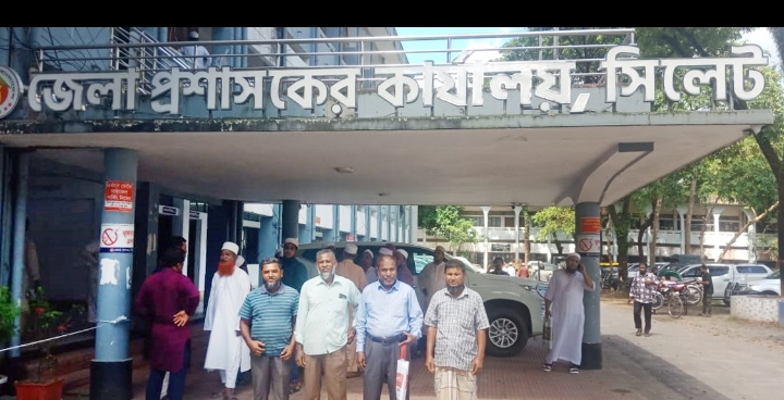 সিলেটে ব্যাটারী চালিত রিক্সা চলাচলের দাবিতে জেলা প্রশাসক ও পুলিশ কমিশনার বরাবর স্মারকলিপি পেশ