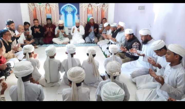 বেগম খালেদা জিয়ার সুস্থতা কামনা করে এম এ মালিকের দোয়া মাহফিল