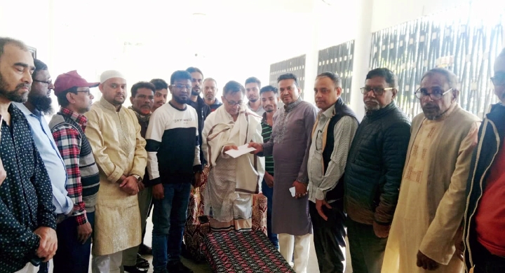 খন্দকার মুক্তাদিরের কাছে তাঁতীদলের কমিটি বাতিলের দাবিতে স্মারকলিপি প্রদান