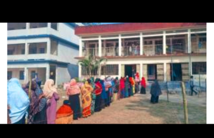 উপজেলার বিভিন্ন ভোটকেন্দ্র গুলো শান্তিপূর্ণ পরিবেশে ভোটগ্রহণ অনুষ্ঠিত হচ্ছে