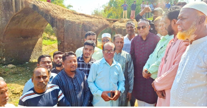 ঐতিহাসিক ‘দেওয়ানের পুল’ সচল করতে প্রকৌশলী নিয়ে ছুটে গেলেন এমপি এমরান আহমদ চৌধুরী