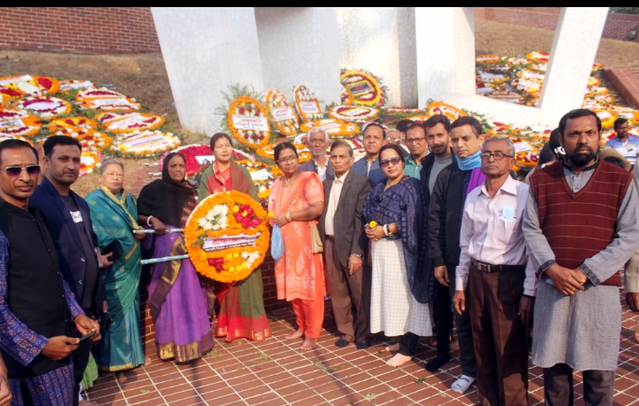 শহীদ মিনারে ভাষা শহীদদের প্রতি জাগরণি বিজ্ঞান ও সাংস্কৃতিক সংঘ সিলেটের শ্রদ্ধাঞ্জলি অর্পণ