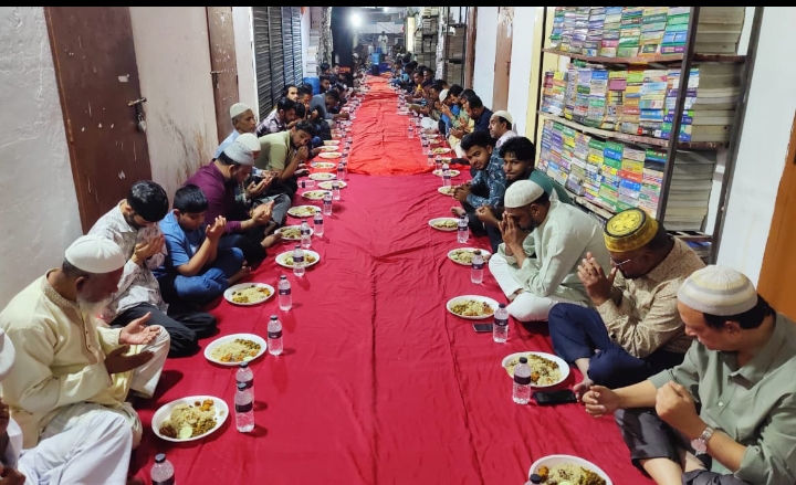 রাজা ম্যানশন ব্যবসায়ী সমিতির ইফতার মাহফিল অনুষ্ঠিত
