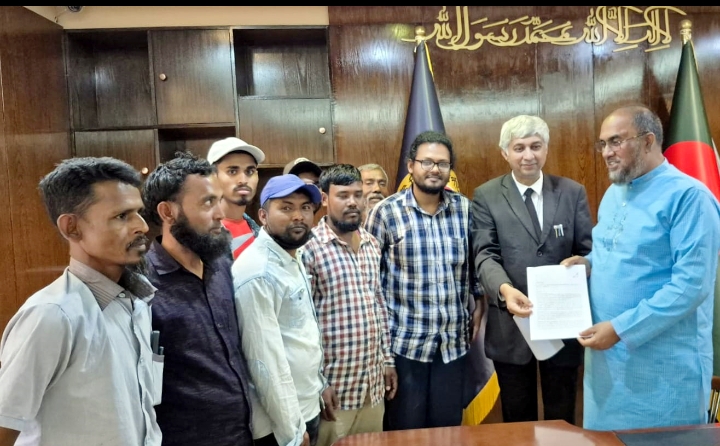 ১১ দফা দাবিতে সিসিক প্রশাসক বরাবর রিকশা-ভ্যান-ইজিবাইক শ্রমিক ইউনিয়নের স্মারকলিপি