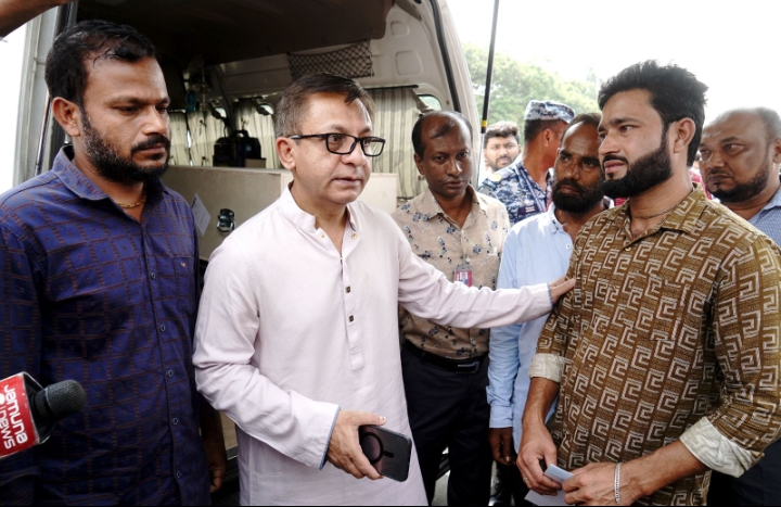 বাহরাইনে নিহত প্রবাসী গিরিশ চন্দ্র সূত্রধরের মরদেহ দেশে পৌঁছেছে, পরিবারের কাছে হস্তান্তর