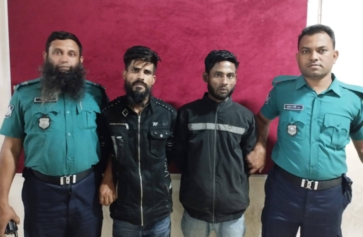 ওসমানী মেডিকেল রোড থেকে ২ ছিনতাইকারী সদস্য'কে গ্রেপ্তার করে পুলিশ 
