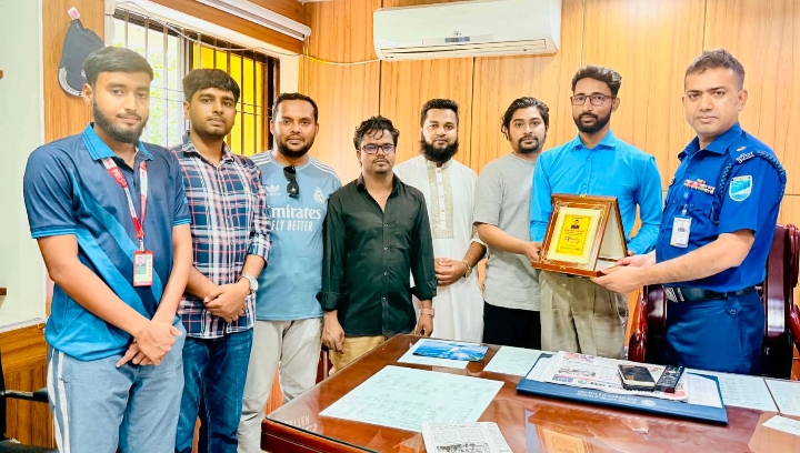 বদলিজনিত বিদায়ে অতিরিক্ত পুলিশ সুপার কাজী হুমায়ুন রশীদকে সংবর্ধনা