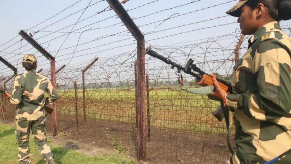 বাংলাদেশ সীমান্তে কাঁটাতারের বেড়া দিতে চাইছেন শুভেন্দু