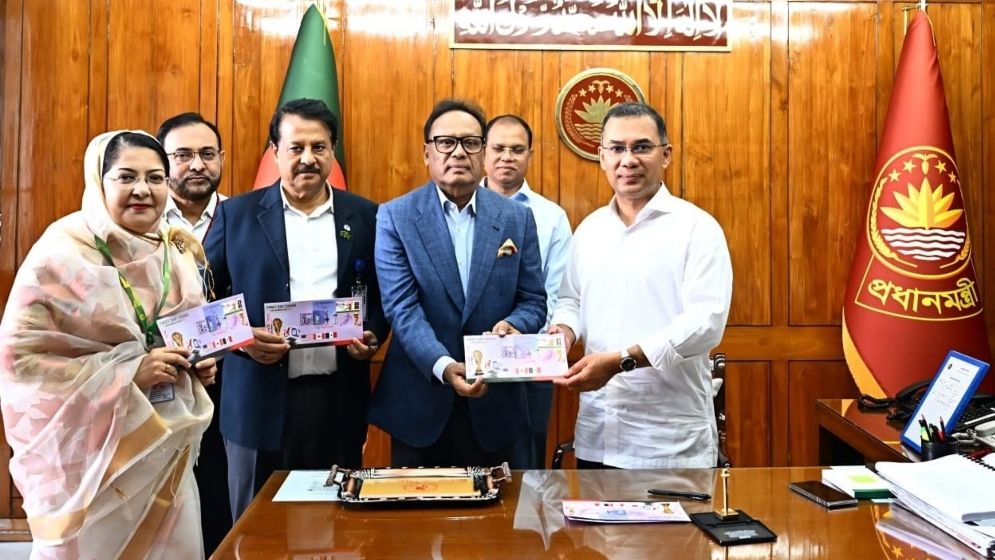 ফুটবল বিশ্বকাপ: স্মারক ডাকটিকিট উন্মোচন প্রধানমন্ত্রীর
