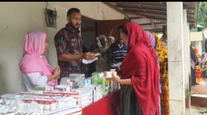 তাহিরপুরে বিজিবি কর্তৃক ৫ শতাধিক অসহায় নারীপূরুষের মাঝে ফ্রি মেডিকেল ক্যাম্পের মাধ্যমে চিকিৎসা'সেবা ও ঔষধ বিতরণ-ভিডিও সহ দেখুন