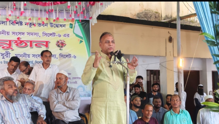 যে শিক্ষাঙ্গনে স্বপ্নের বীজ বপন, সেই ক্যাম্পাসেই নতুন ভবনের উদ্বোধন করলেন এমপি এমরান