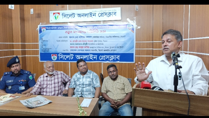 সাংবাদিকতা শুধু পেশা নয়, এটি জনসেবা : বিভাগীয় কমিশনার